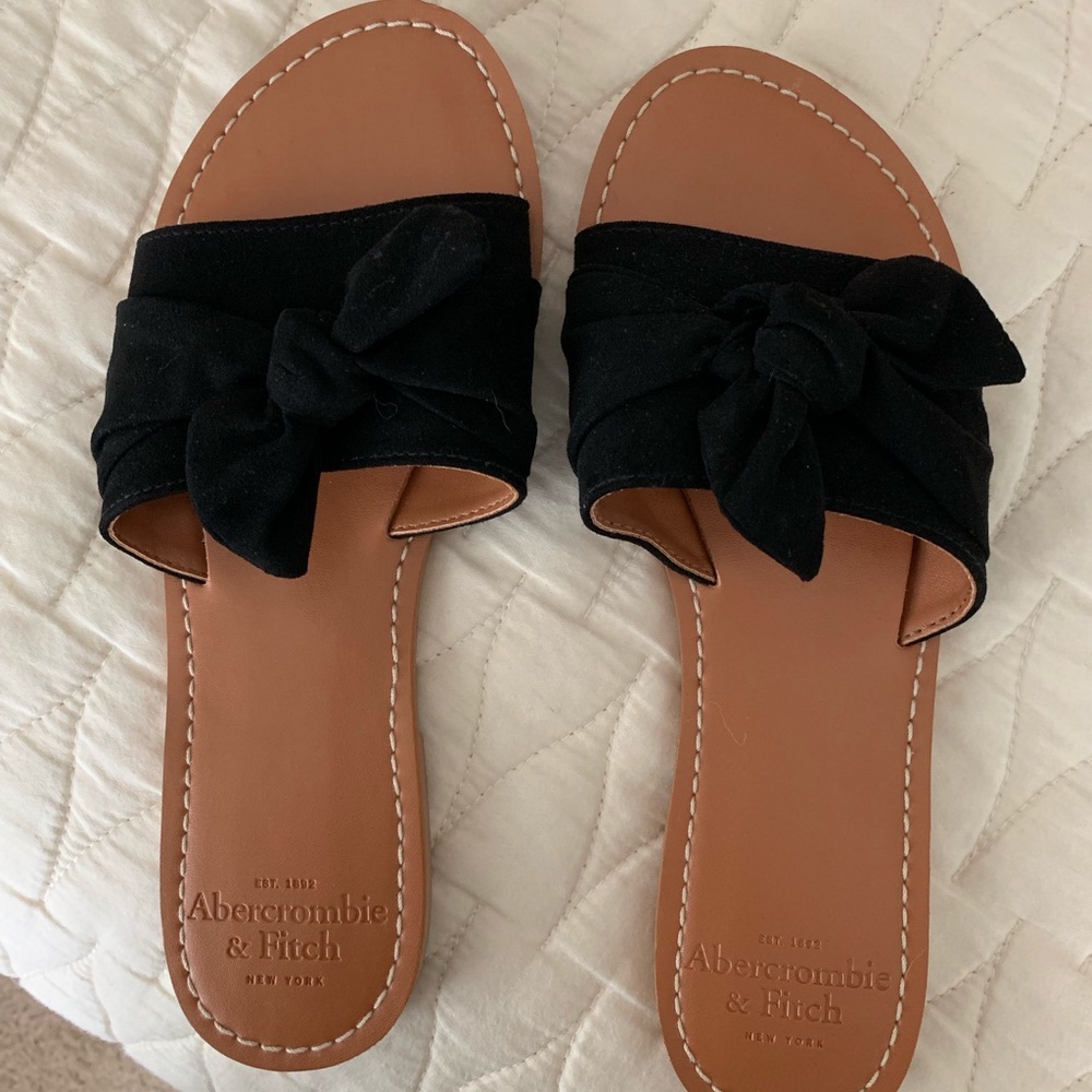 Abercrombie and Fitch Black bow tie slide sandals